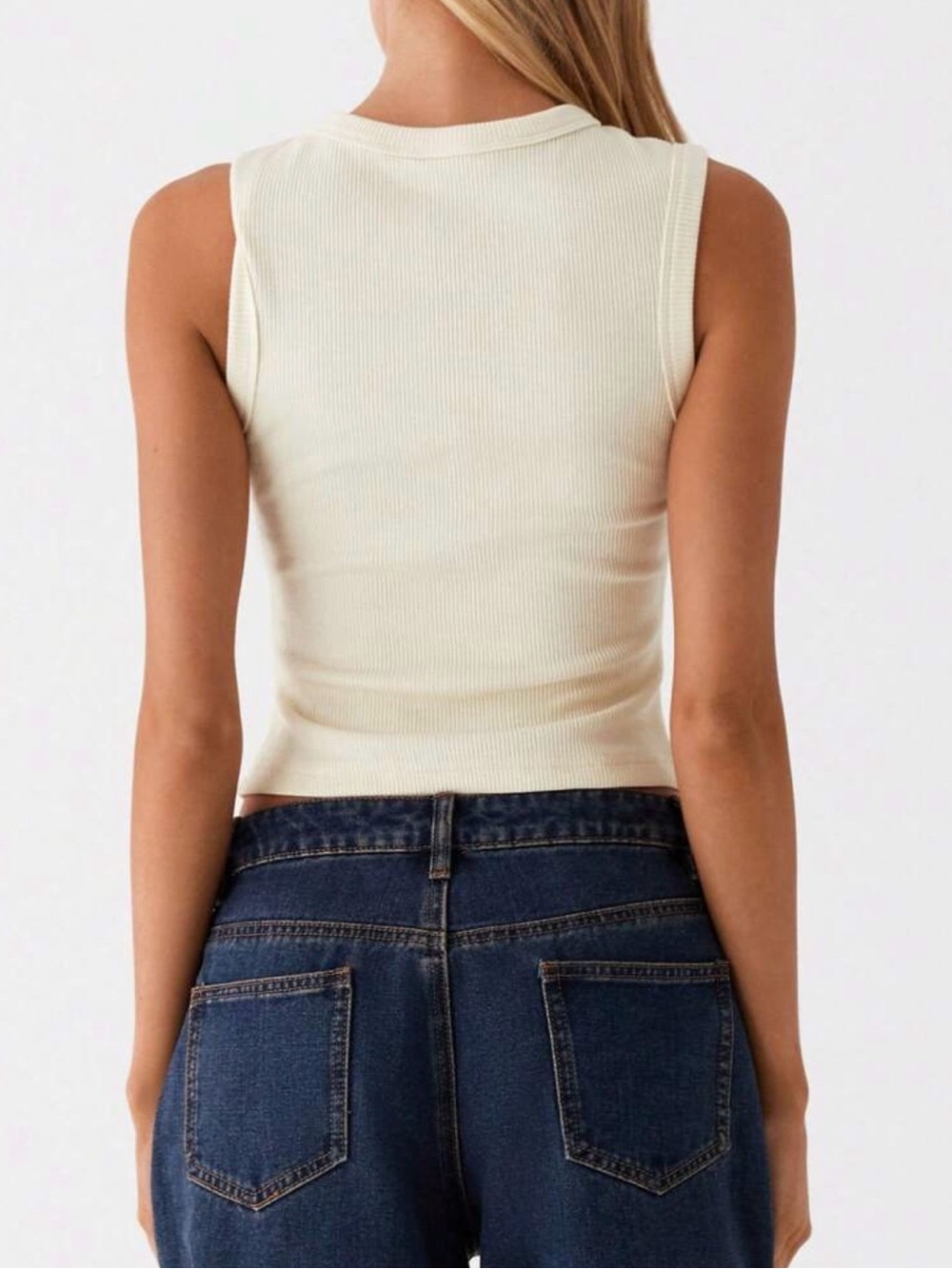 New! Sleeveless Ribbed Button-Front Tank Top - Picture 3 of 5